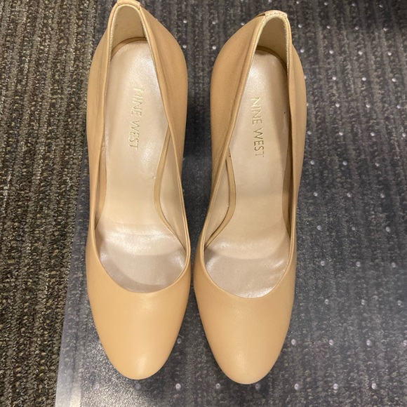 Nude heels, open box condition! - Picture 2 of 3